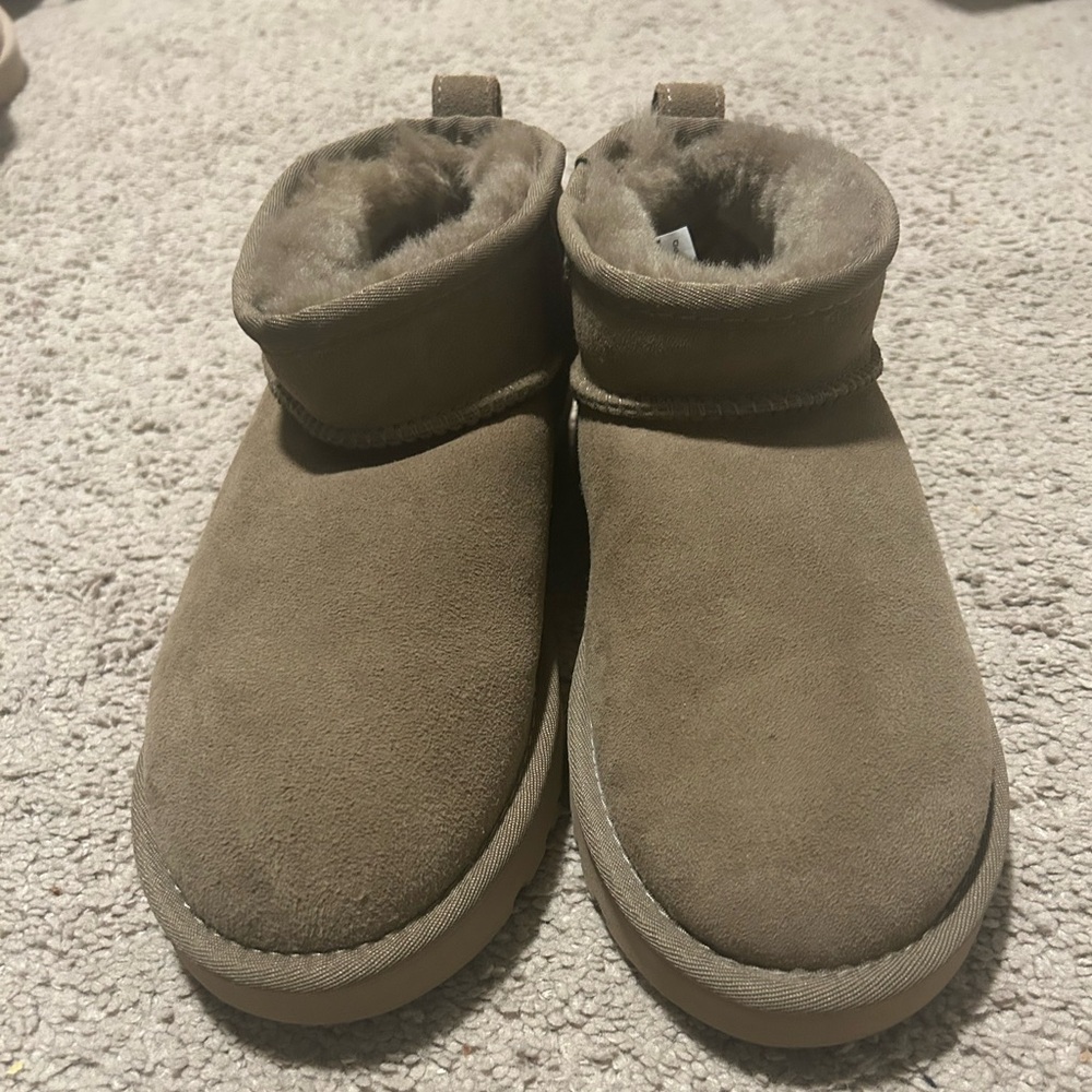 Light Brown Women’s ultra mini Uggs size 8